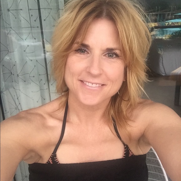 Meet your Posher, Laurie - Picture 1 of 1